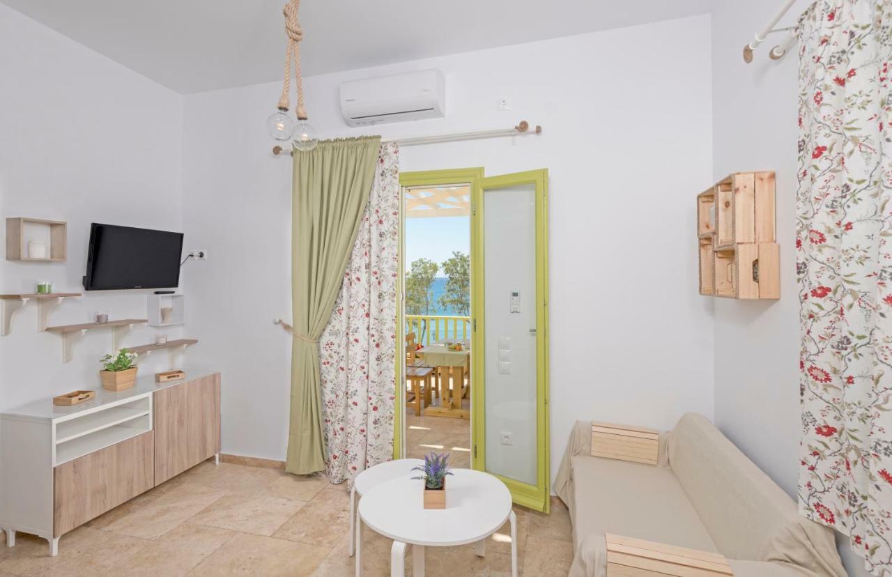 Parathinalos Beach House Livadi  ภายนอก รูปภาพ